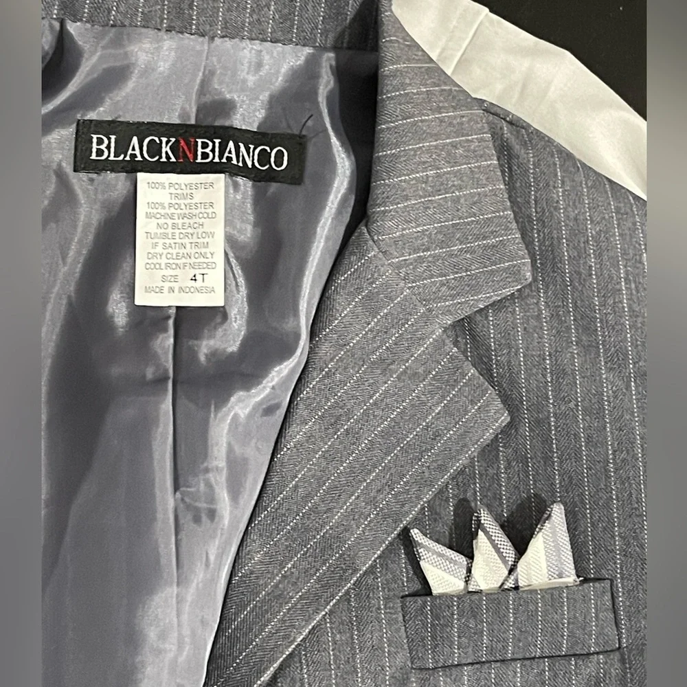 Children’s boys 3 piece suit gray pin stripe size 4T - Picture 7 of 8